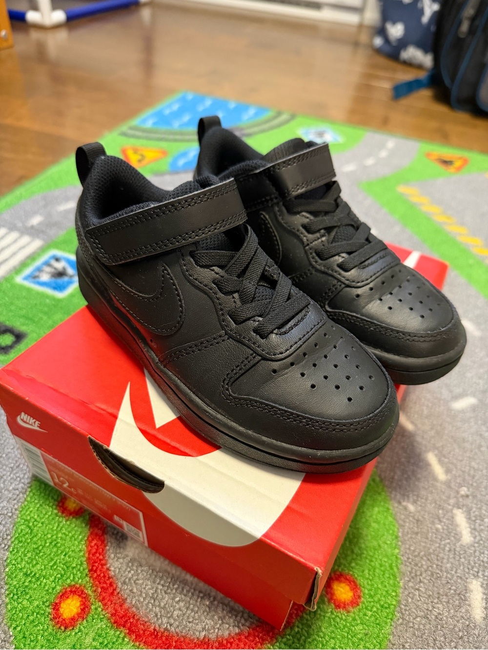 Nike Kids Black Low-Top Velcro & Lace Sneakers